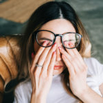 strankycinskemediciny-oci-unavene-cervene-palive